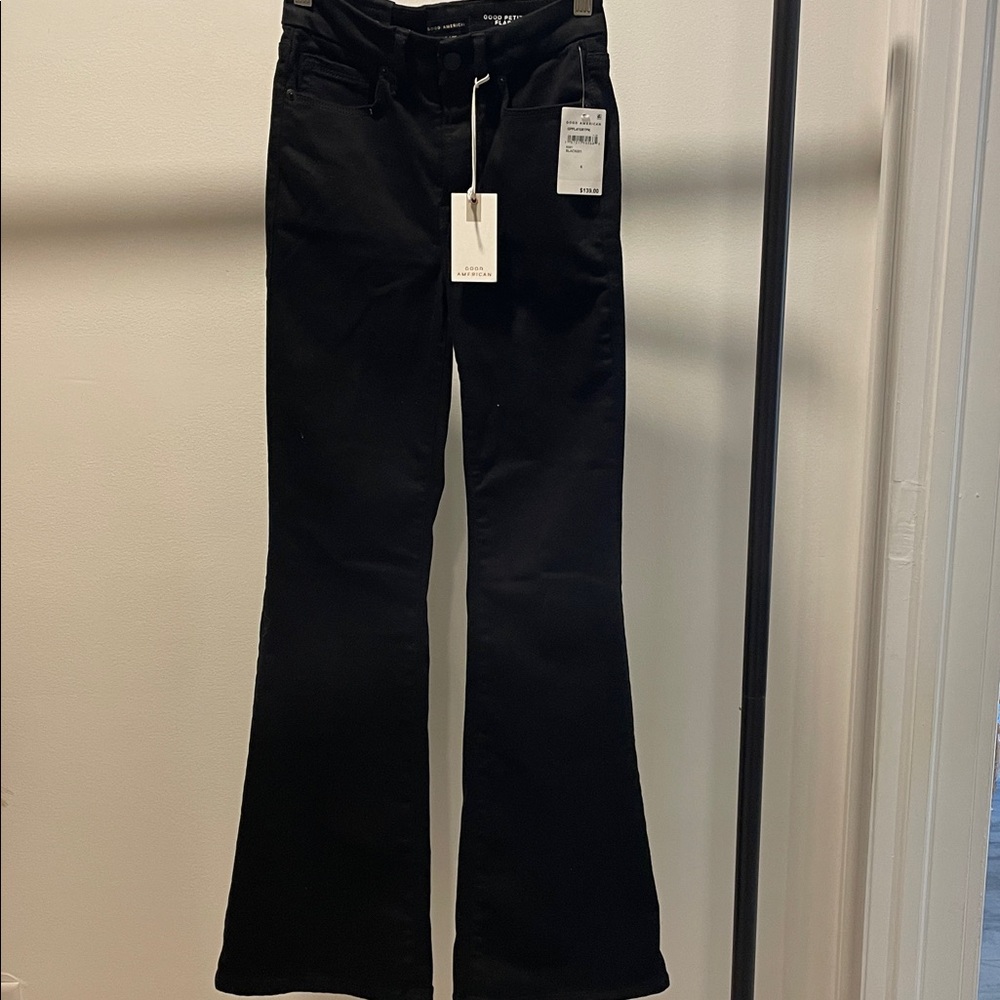 Good American Women's | Good Petite Flare Jeans Black - Picture 5 of 8